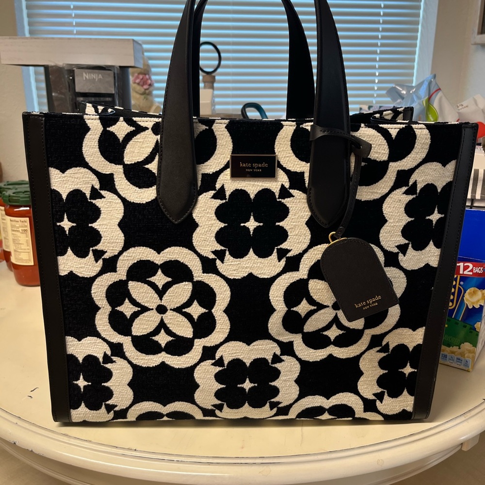 EUC Kate Spade Manhattan Spade Flower Chenille Large Tote